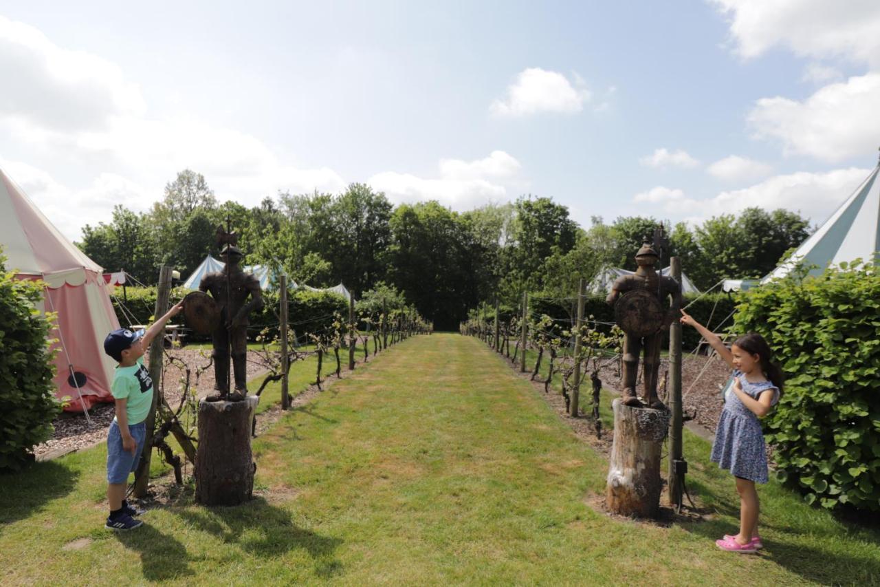 Отель Leeds Castle Knights Glamping Экстерьер фото