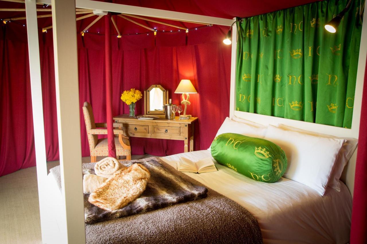Отель Leeds Castle Knights Glamping Экстерьер фото