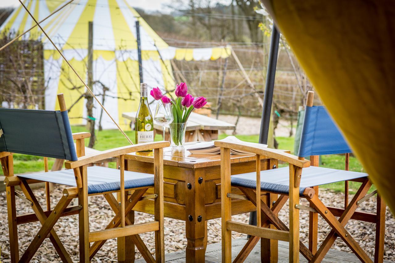 Отель Leeds Castle Knights Glamping Экстерьер фото